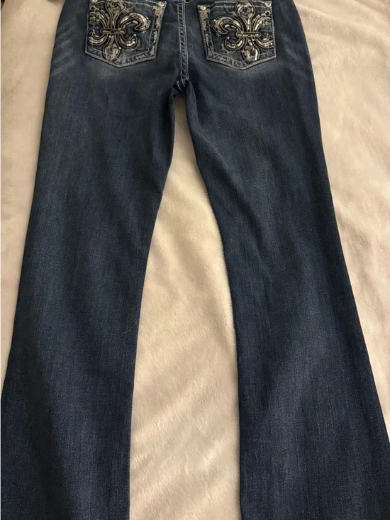 NWT Miss Me women’s Jeans Dk Blue 30x34 Mid Rise Bootcut Fleur-De-Lis Slim Fit - Picture 5 of 11
